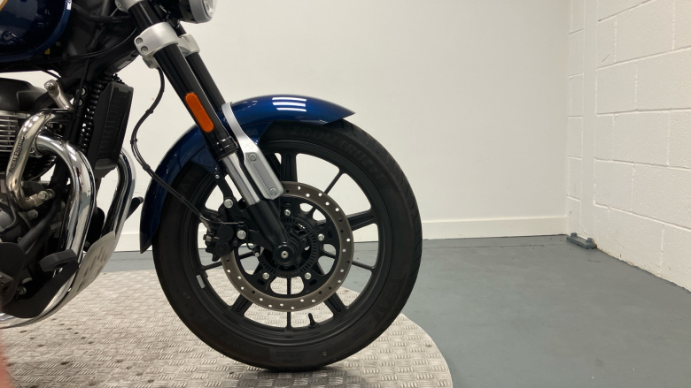Royal Enfield Super Meteor 650 Top (23MY)